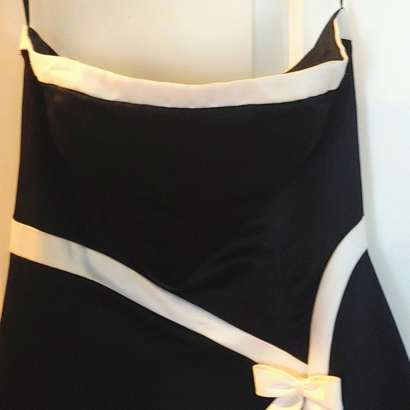 Perfect for Prom! Classic formal black and white dress in size 7/8. - Picture 3 of 4